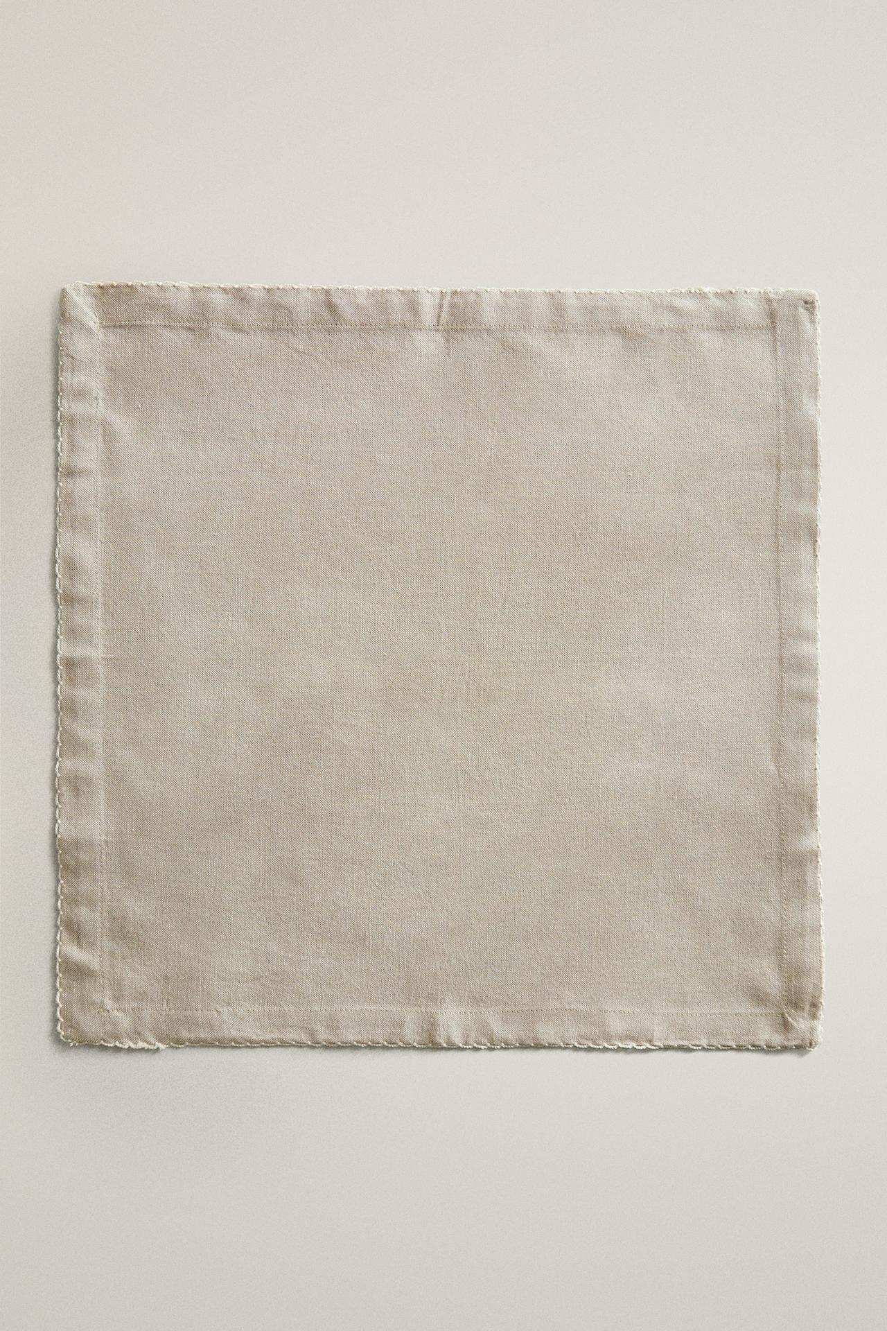 SCALLOPED NAPKIN SET (PACK OF 2) — Light beige