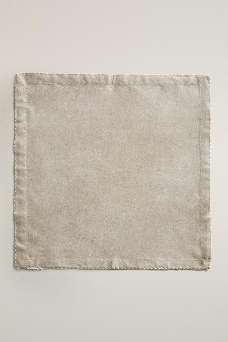 SCALLOPED NAPKIN SET (PACK OF 2) — Light beige