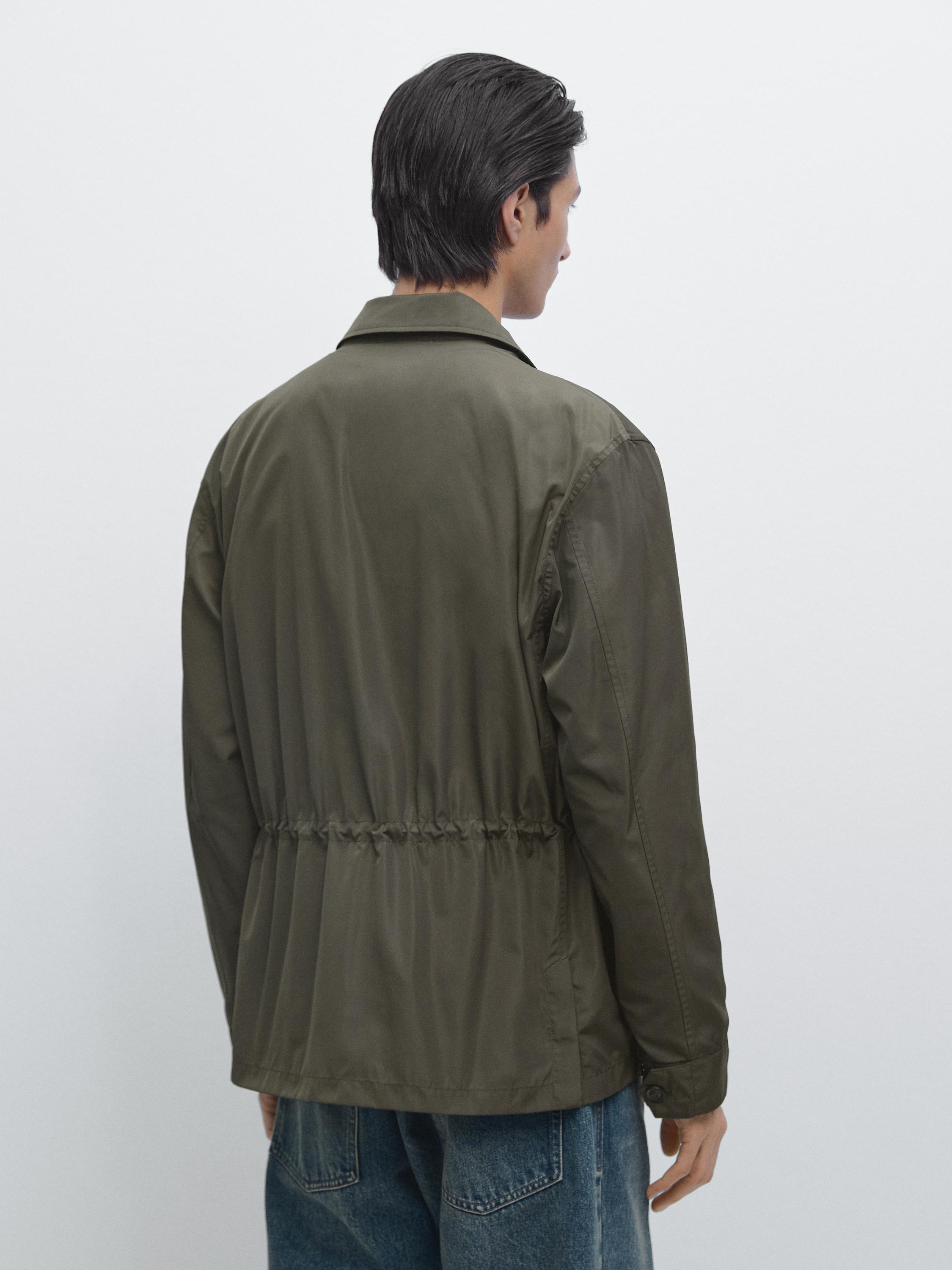 Lightweight jacket with pockets