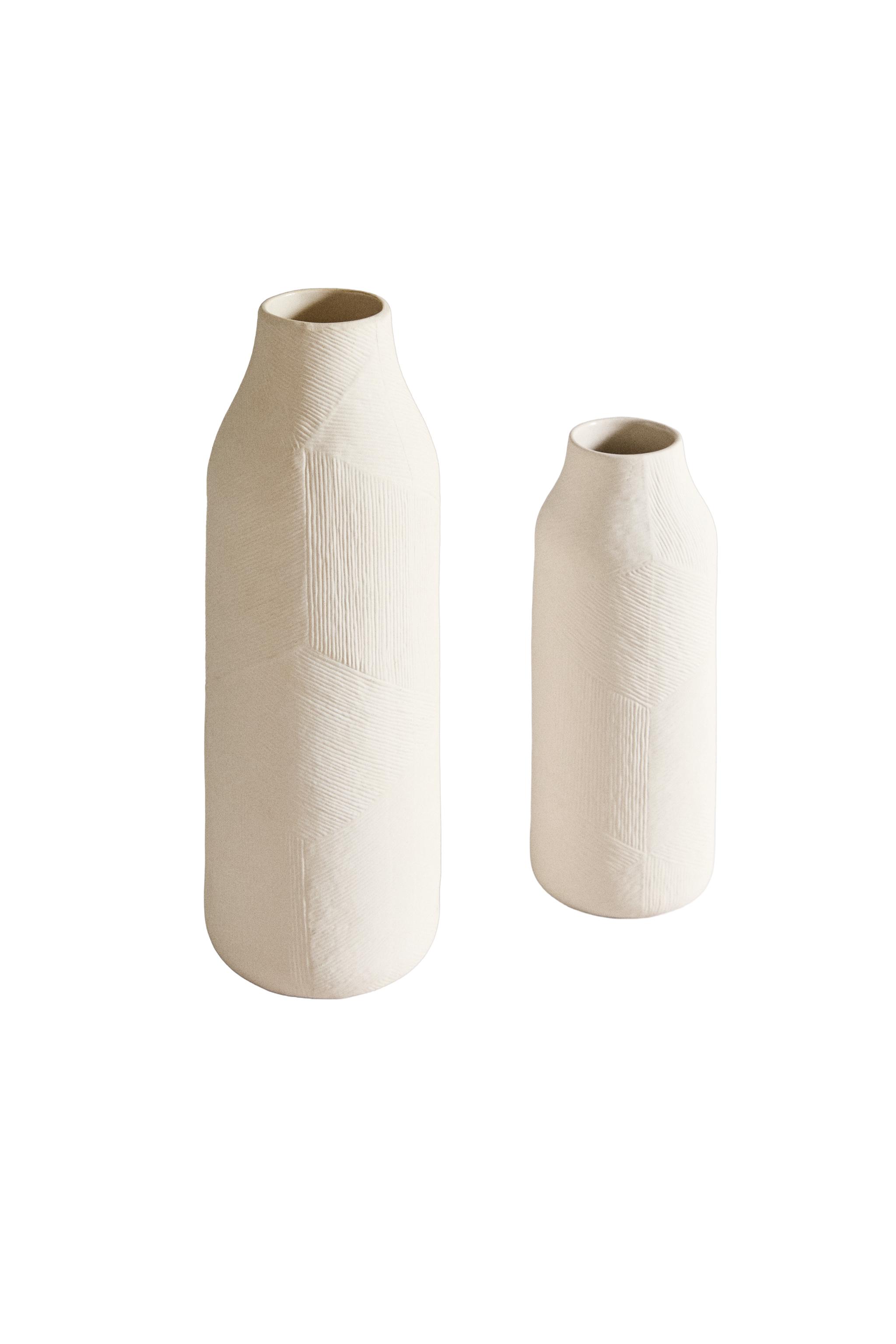 TEXTURED CERAMIC VASE - Bone | ZARA United States
