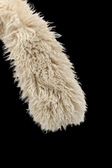 FAUX FUR SCARF HARRY LAMBERT FOR ZARA X DISNEY - Ecru by Zara
