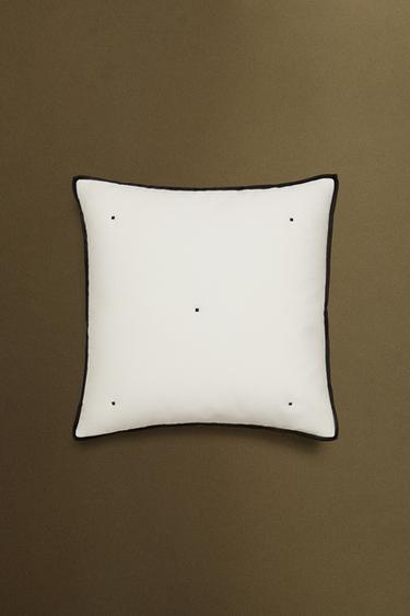 HOUSSE DE COUSSIN ÉDREDON SATIN MATELASSÉ POIS - Écru / Noir de Zara - Image 5