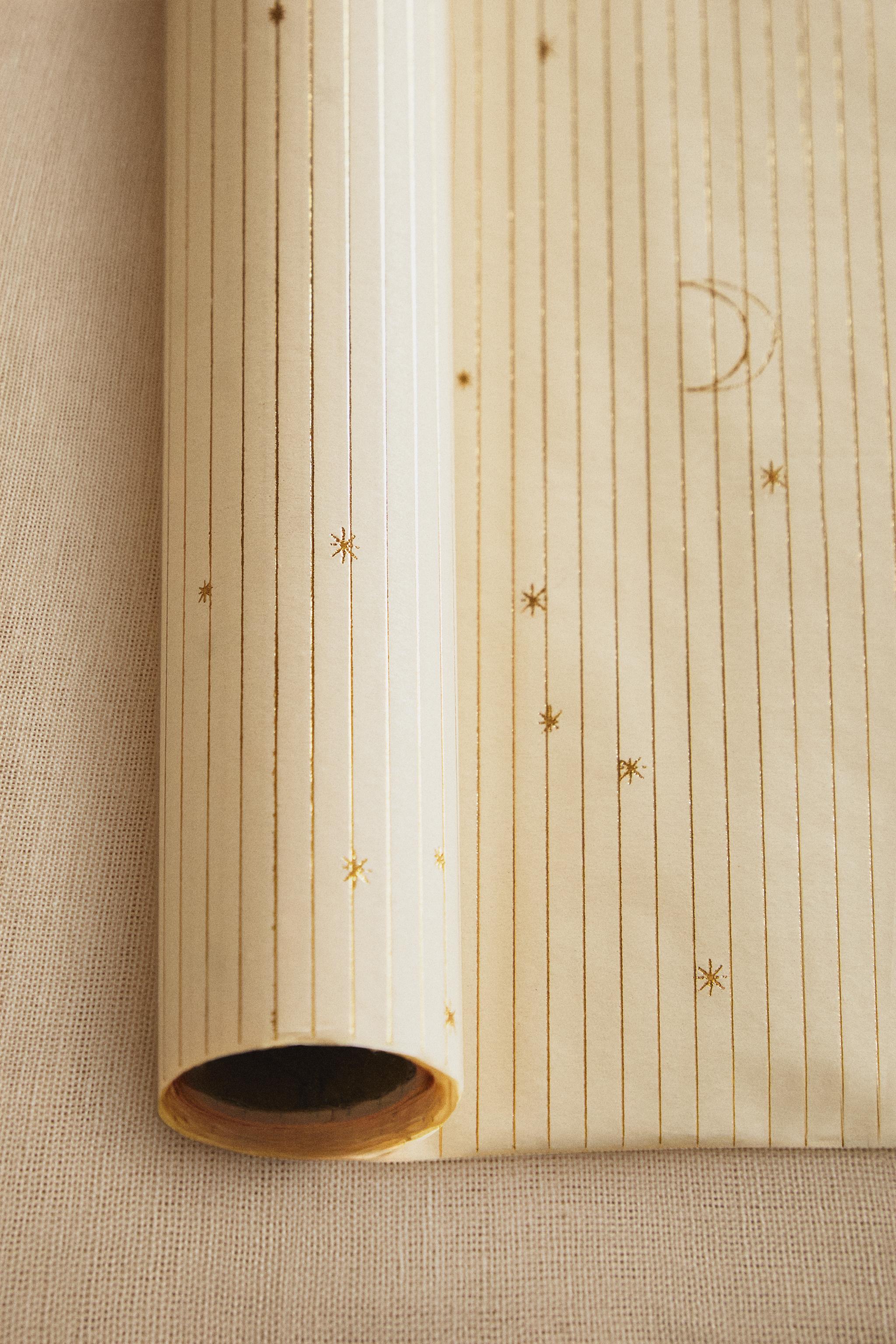 SHINY STAR CHRISTMAS WRAPPING PAPER