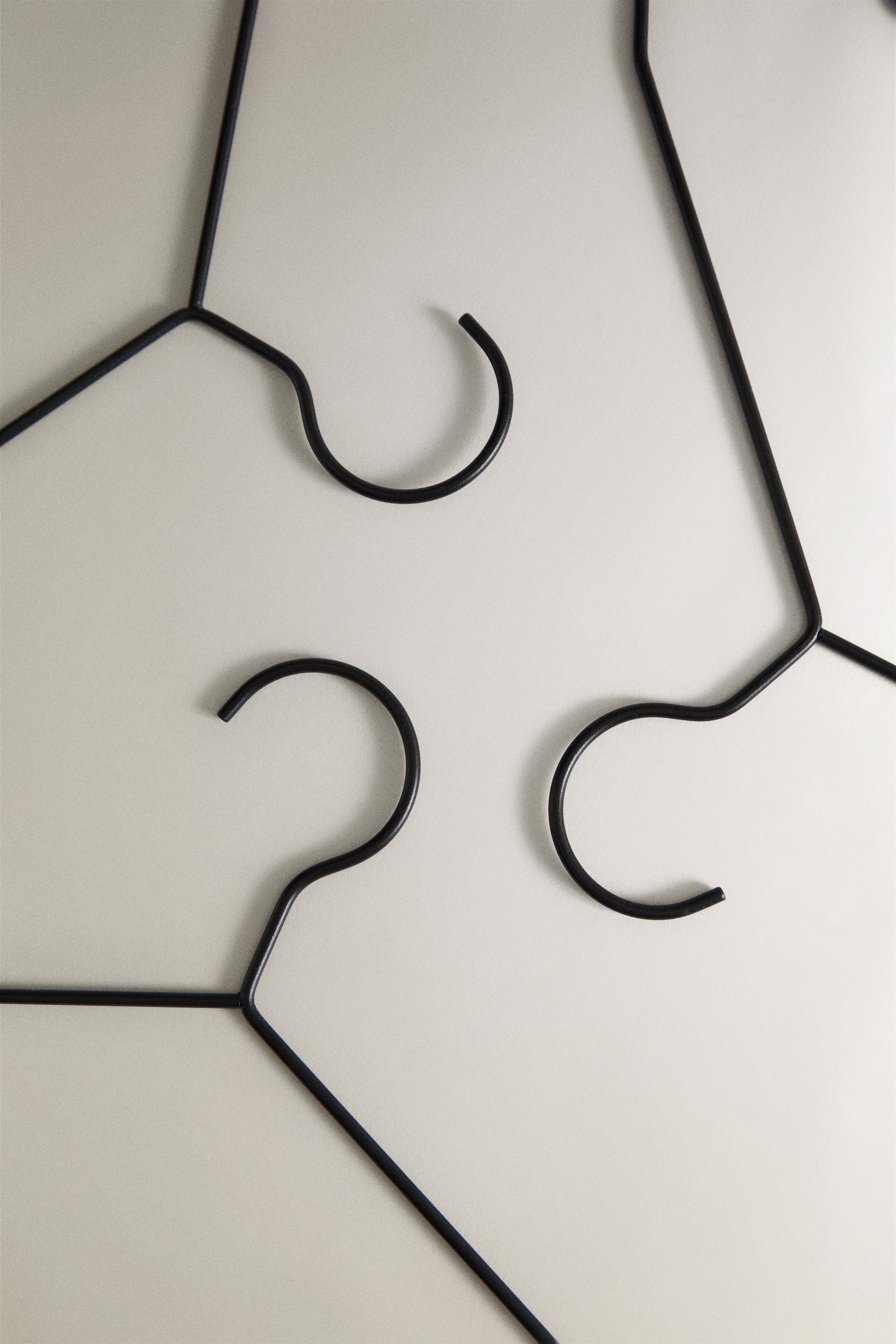 METAL HANGER (SET OF 3)
