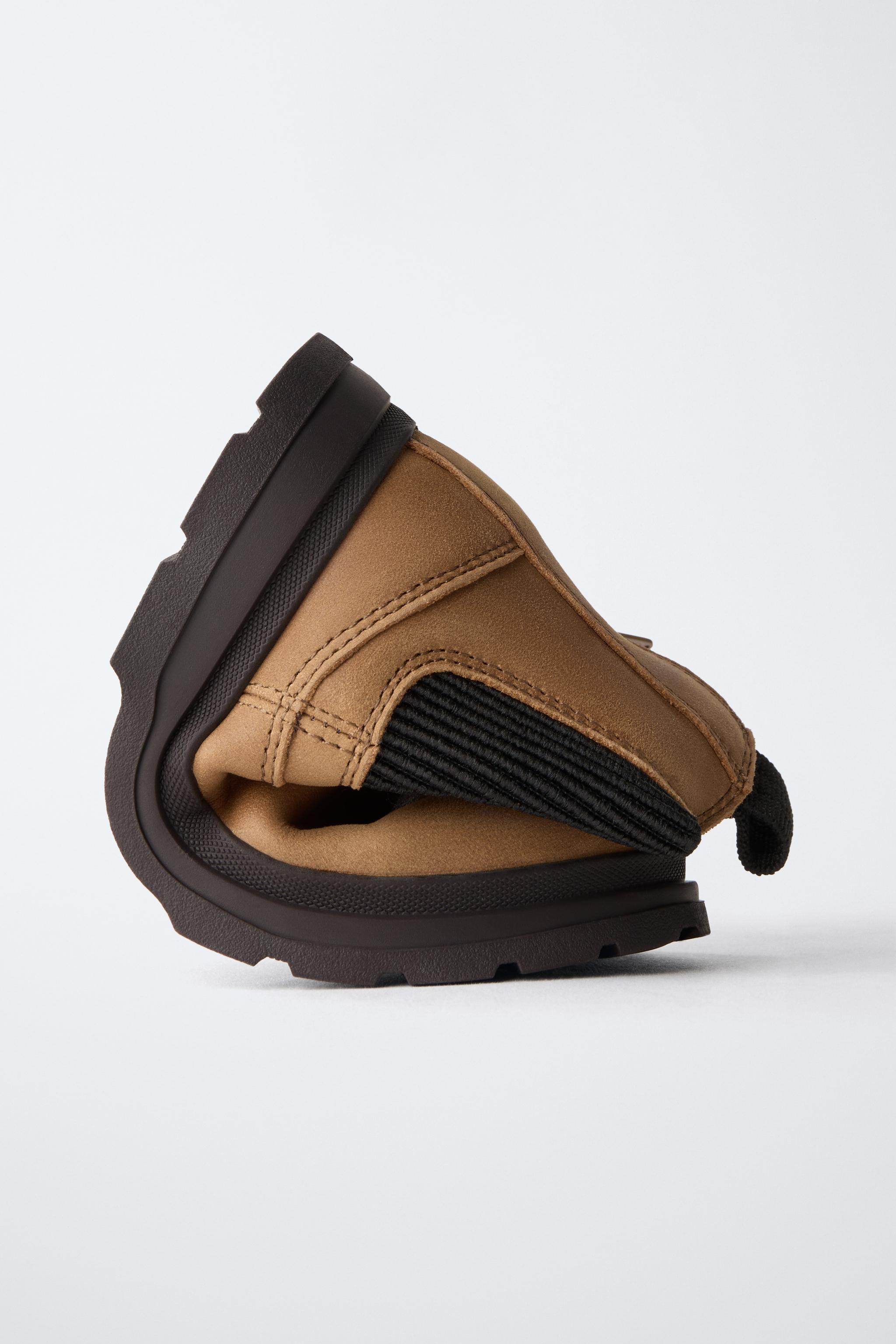 LEATHER CHELSEA BOOTS