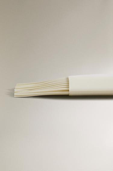 SILICONE PASTRY BRUSH - Cream by Zara - Image 4