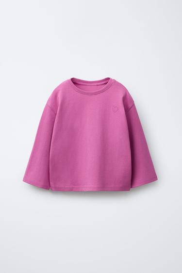 CAMISETA BÁSICA CORAZÓN BORDADO - Rosa de Zara