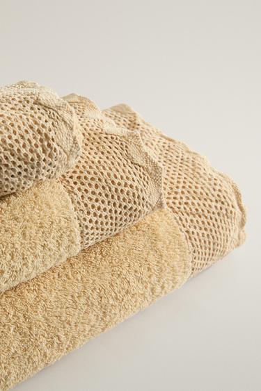BATH TOWEL WITH LACE TRIM — camel 2