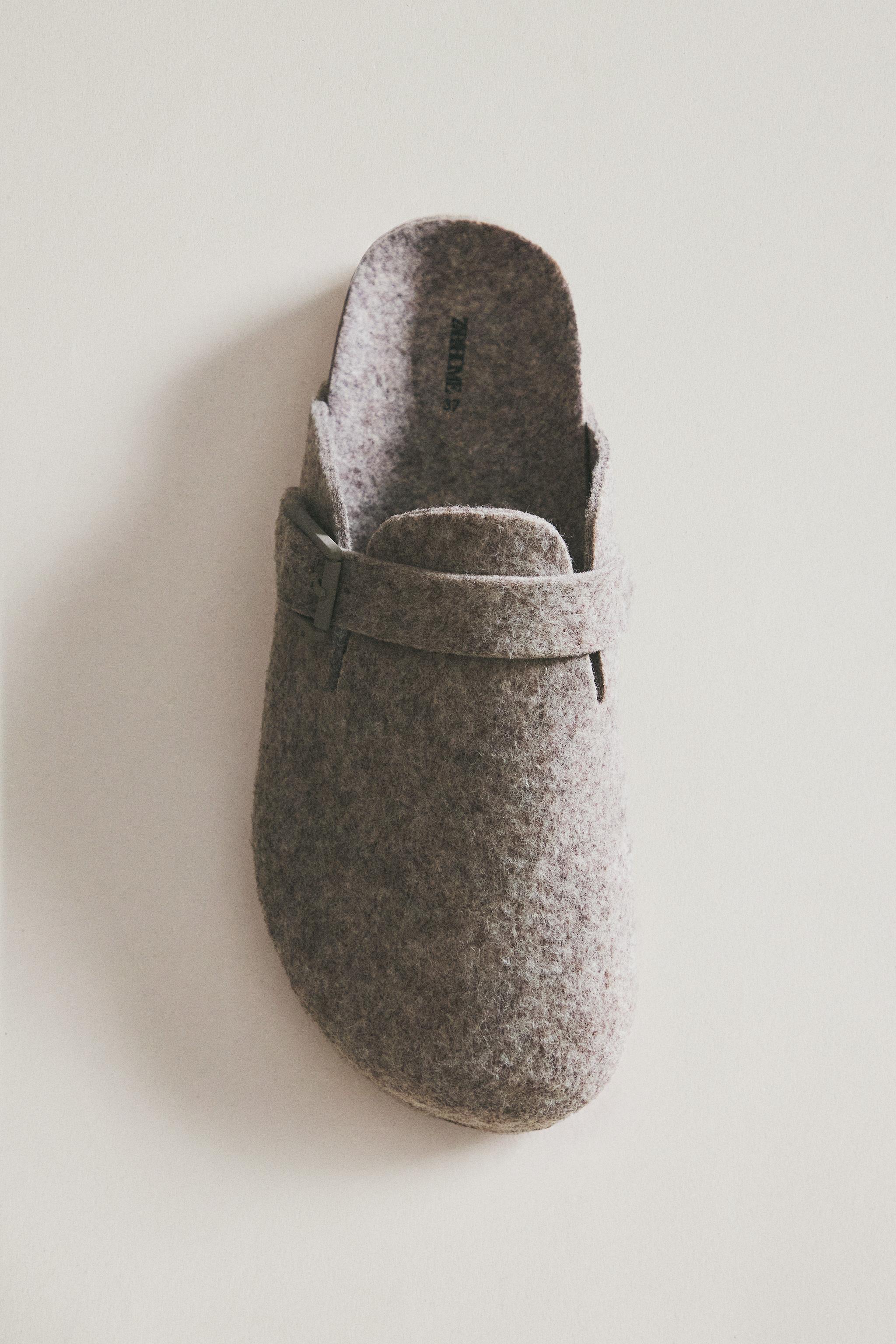 BUCKLED FELT MULE CLOG SLIPPERS — Brown