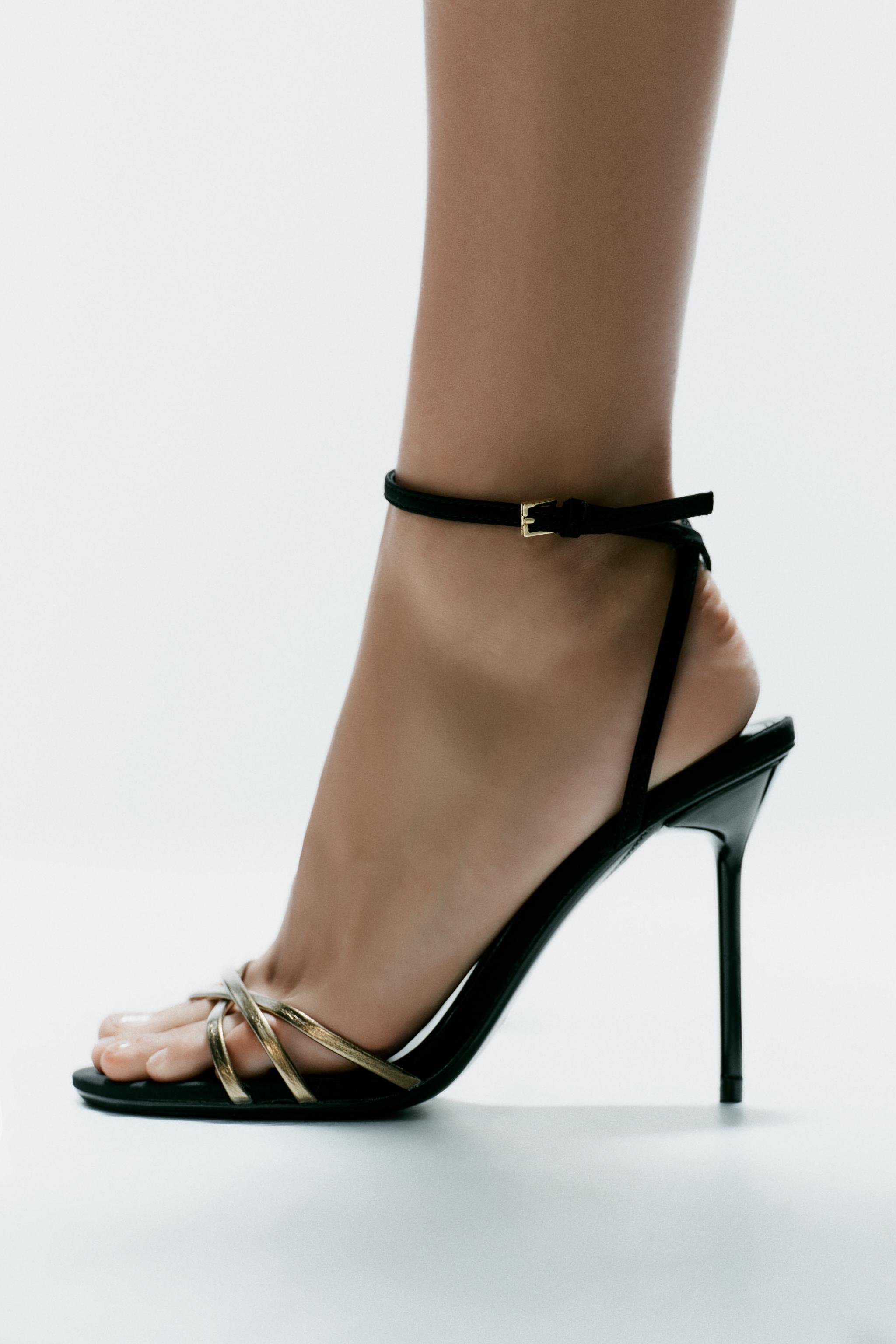 SANDALES À TALONS ET BRIDES MÉTALLISÉES