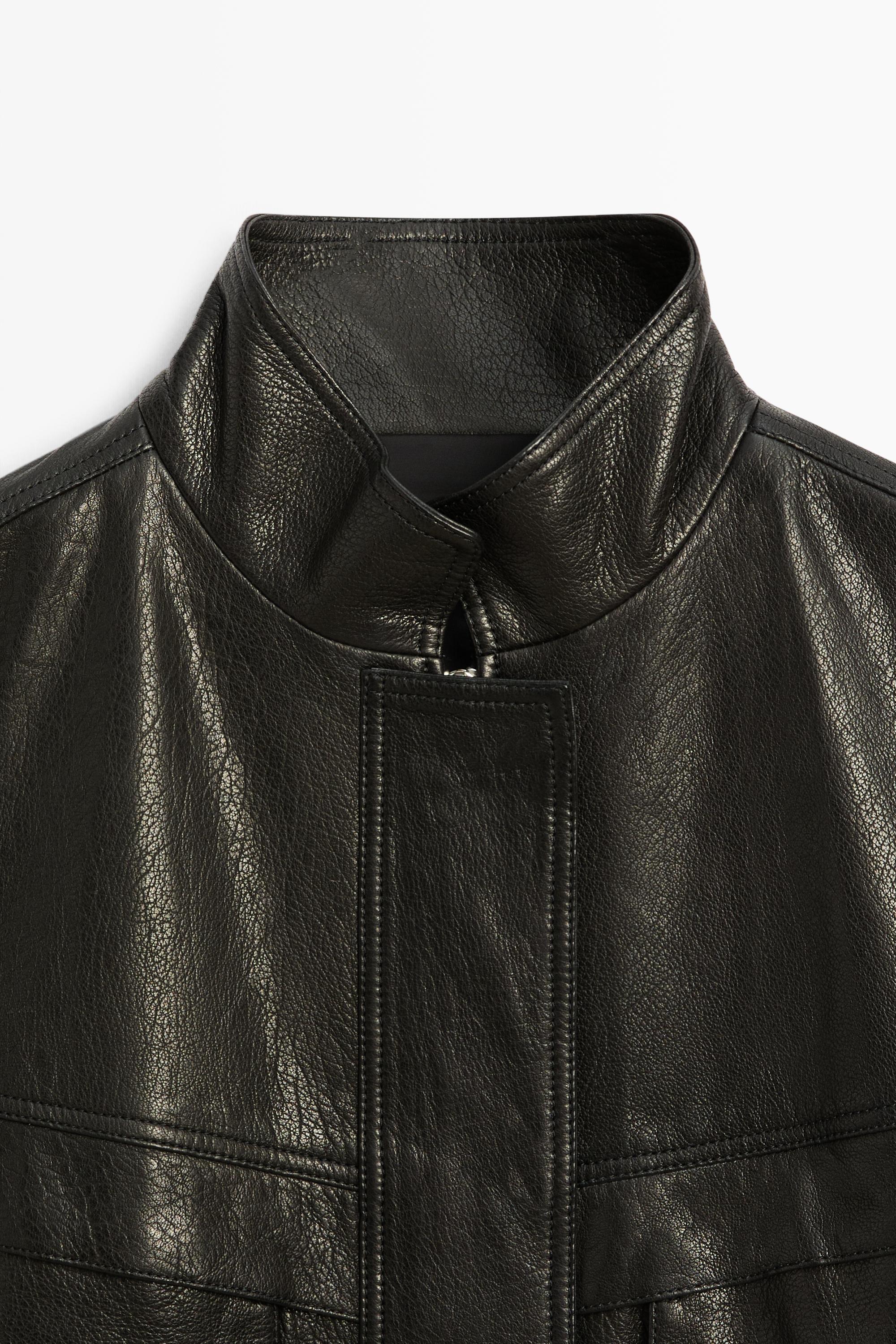 Veste courte à col montant en cuir nappa