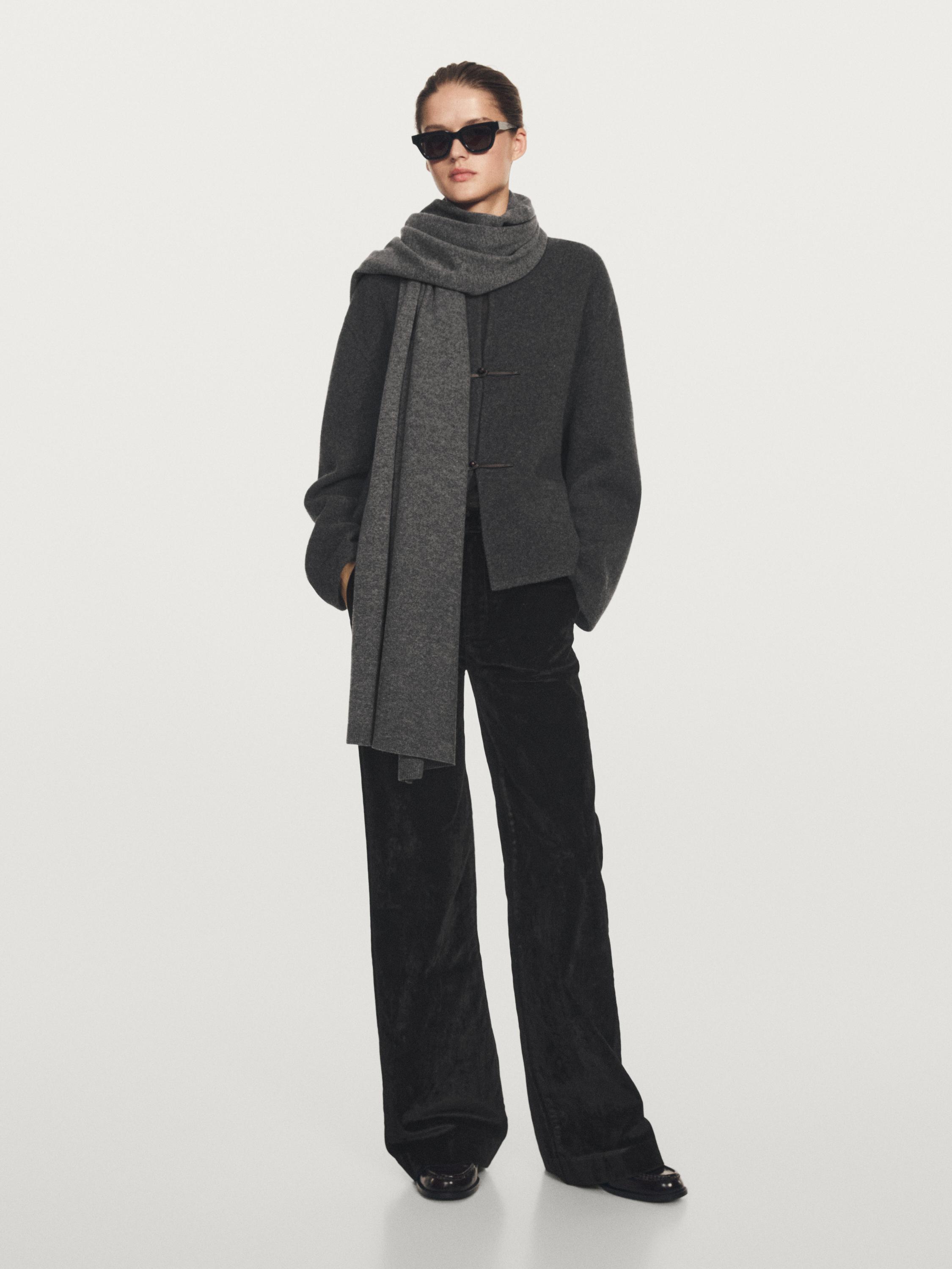 Knit cardigan with button detail