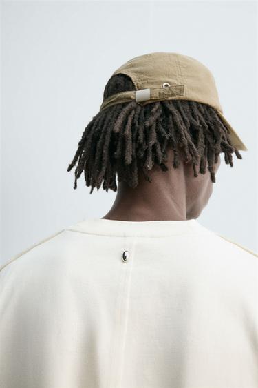 Zara HEAVYWEIGHT LONG SLEEVE T-SHIRT WITH STUD - Oyster-white