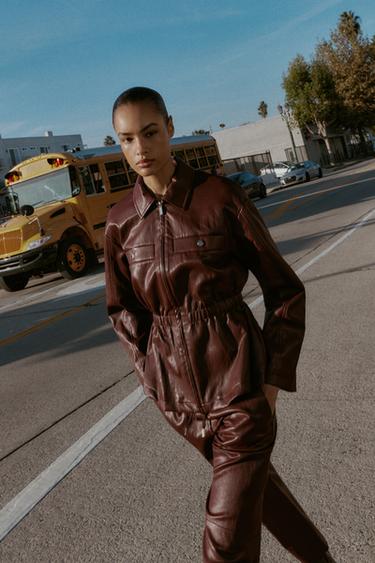 BLOUSON MATIÈRE SYNTHÉTIQUE À TAILLE ÉLASTIQUE - Grenat de Zara - Image 5
