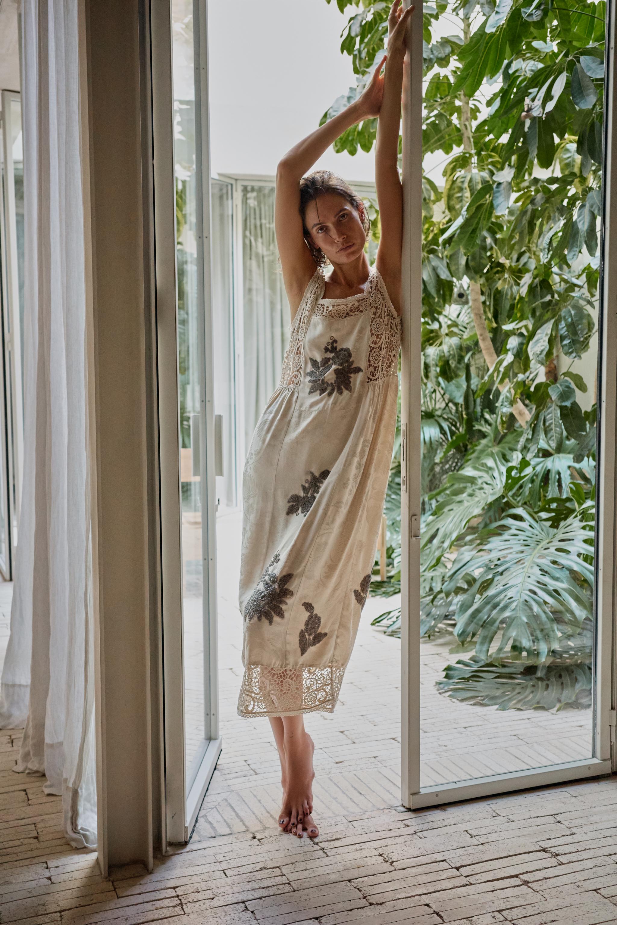 ROBE JACQUARD BRODÉE FANTASIE