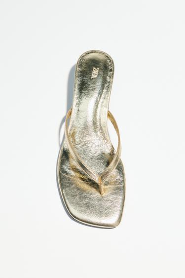 METALLIC KITTEN SANDALS - Gold by Zara