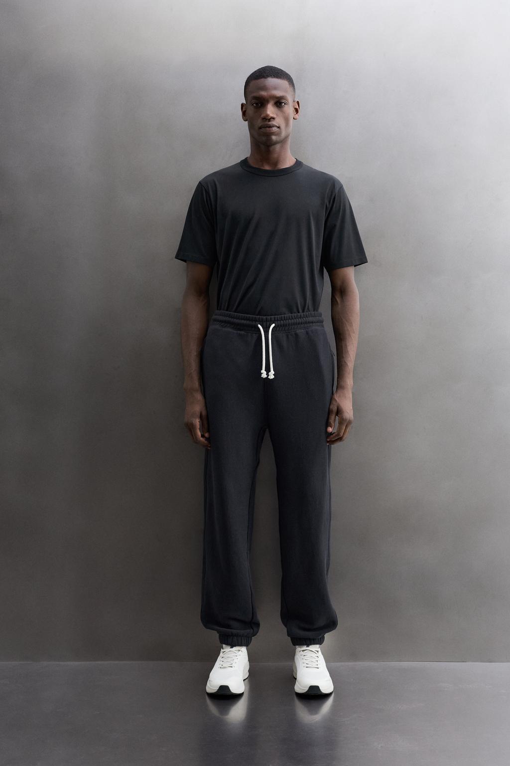 RELAXED FIT JOGGING TROUSERS