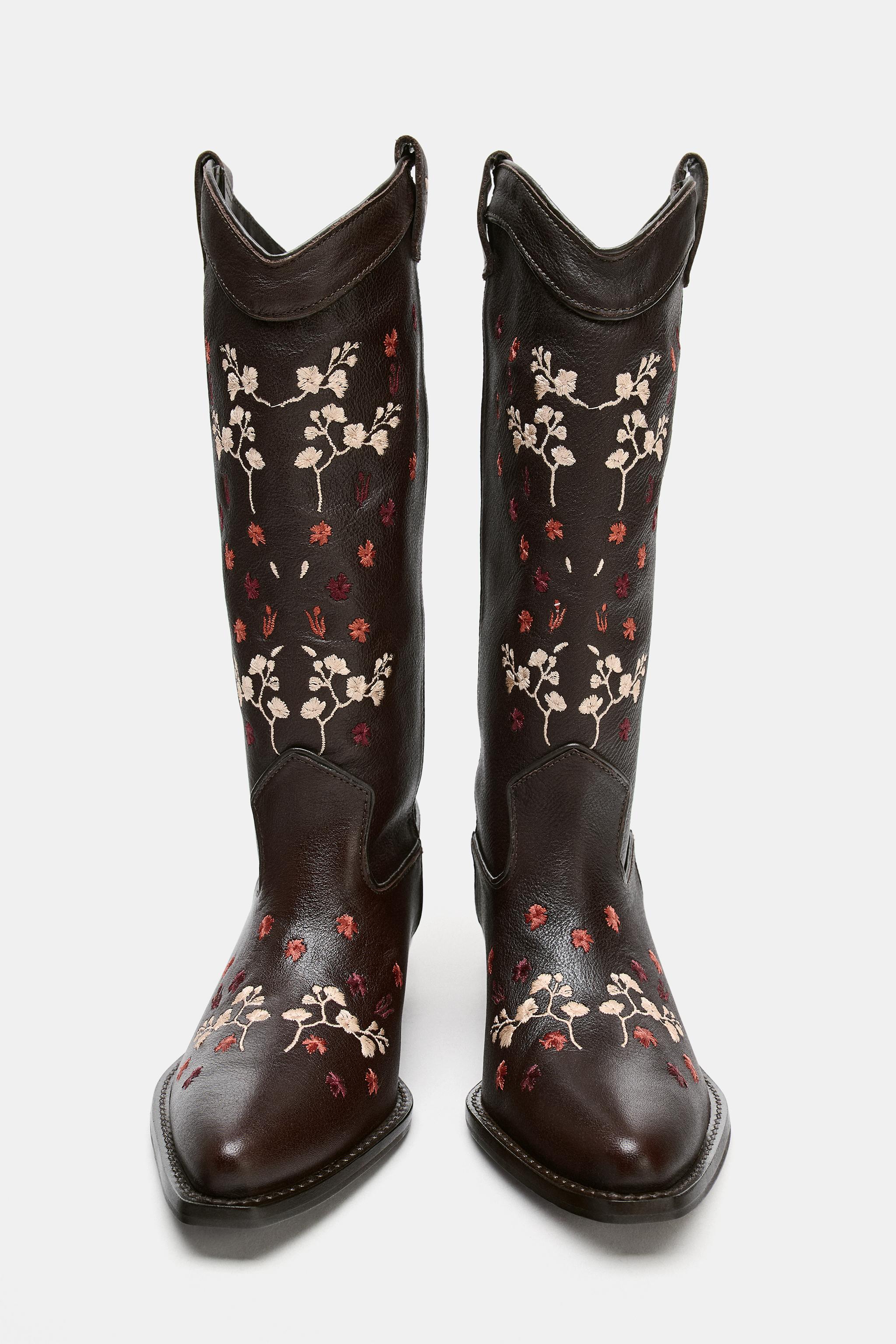 LEATHER EMBROIDERED COWBOY BOOTS