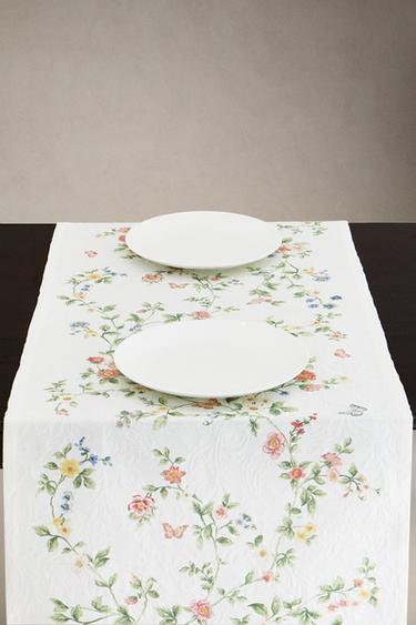 CHEMIN DE TABLE JACQUARD ET IMPRIMÉ FLORAL - Verdâtre de Zara - Image 1