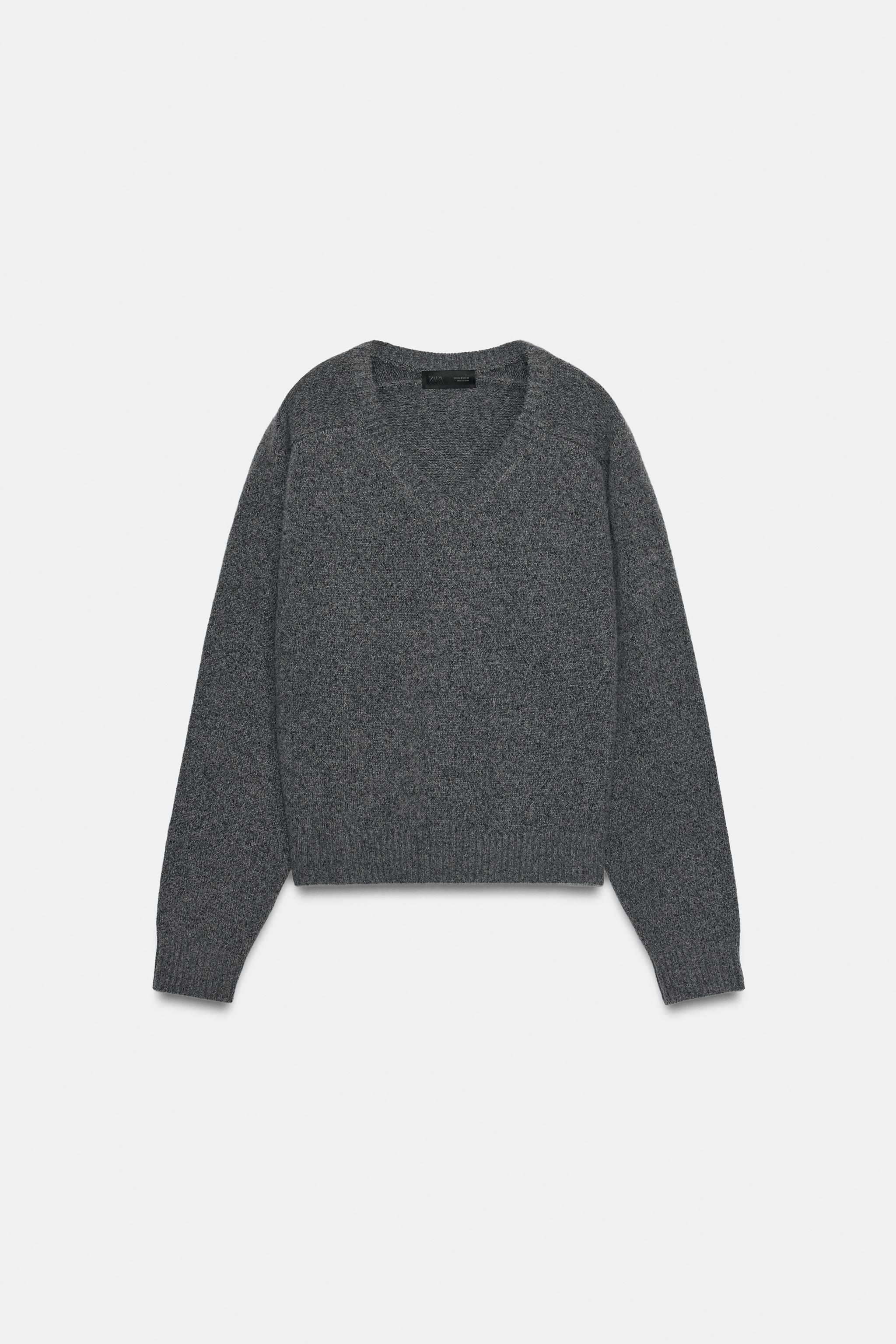 V-NECK KNIT SWEATER