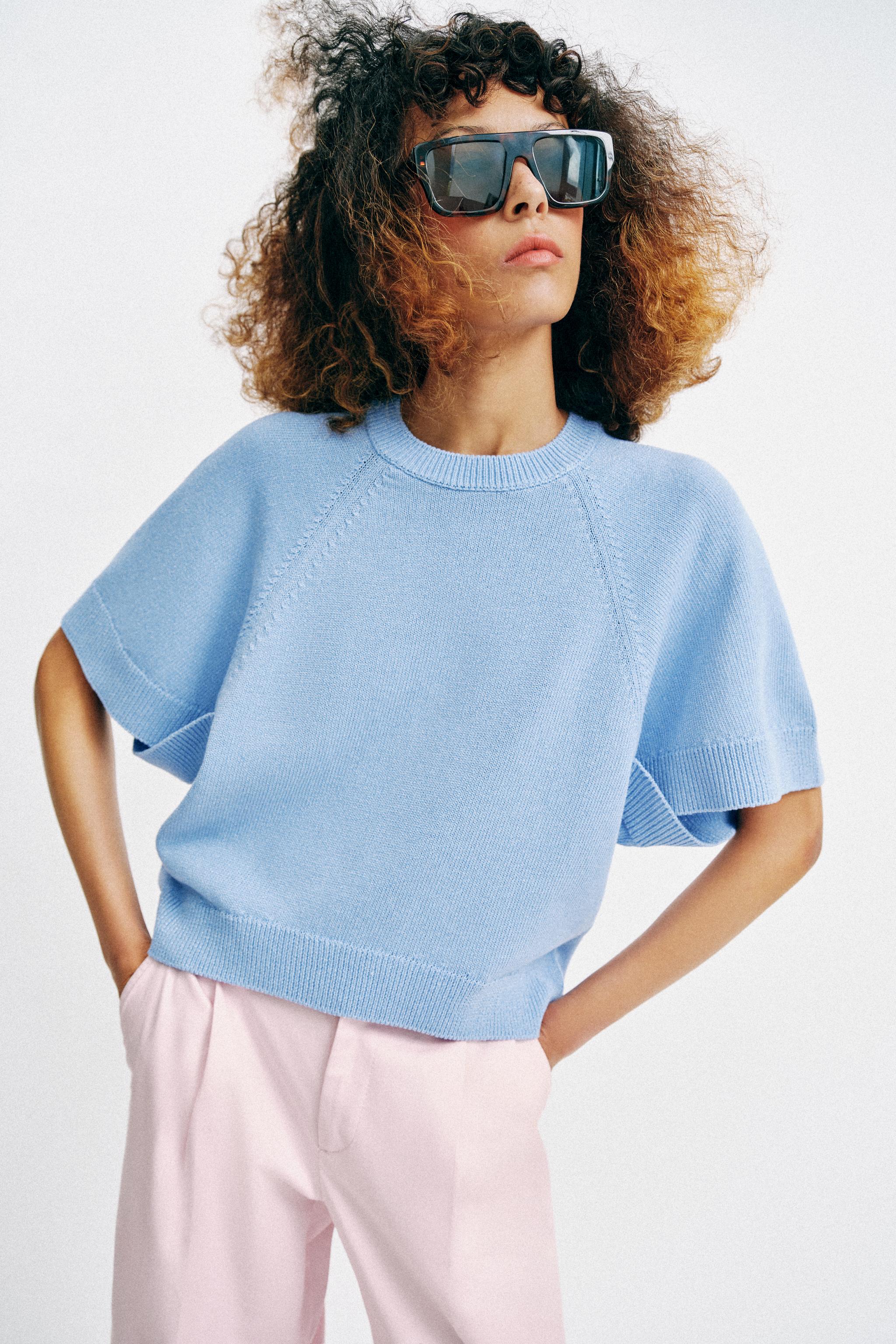 ROUNDED HEM SHORT SLEEVE KNIT JUMPER — Sky blue
