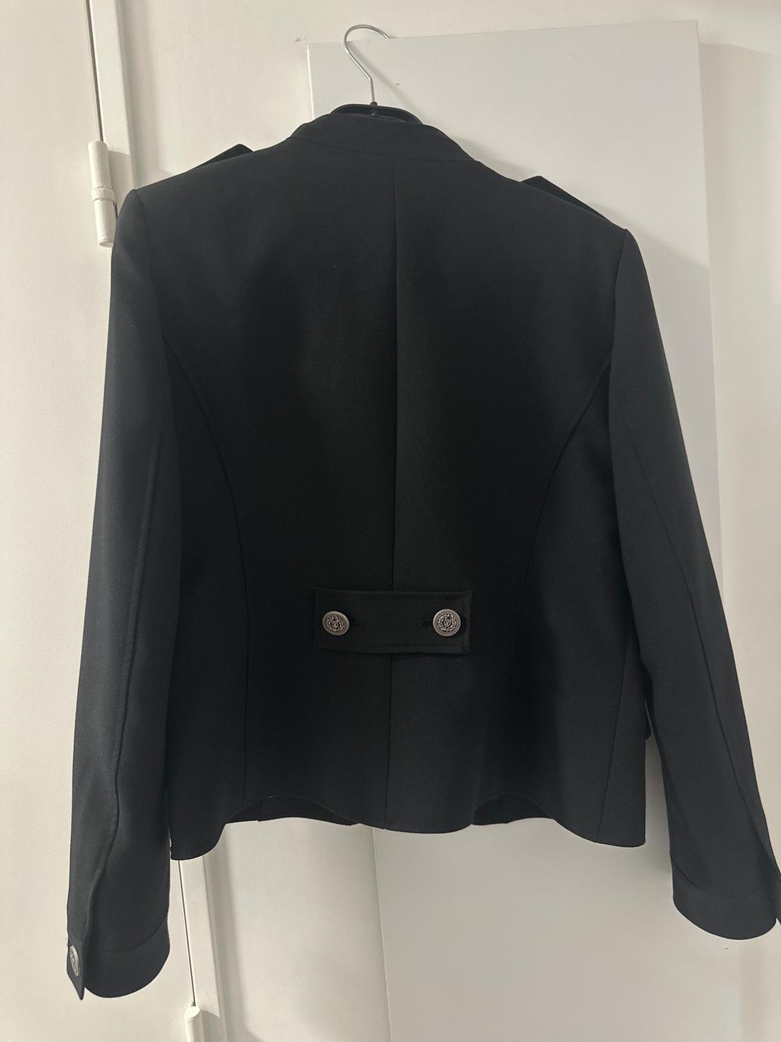 FITTED JACKET WITH BUTTONS AND SHOULDER PADS - Image 2