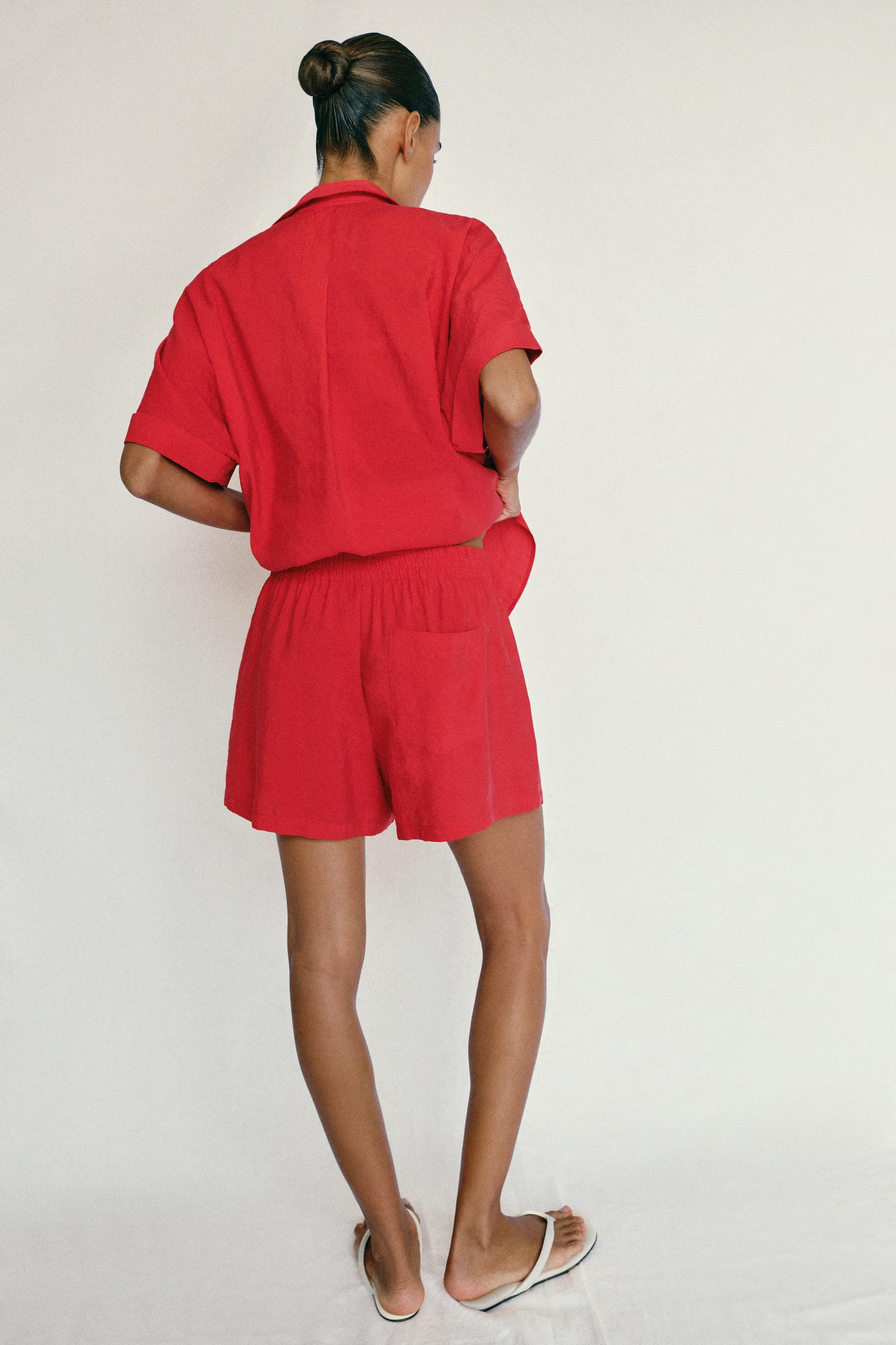 FLOWY SHORTS WITH ELASTIC WAIST