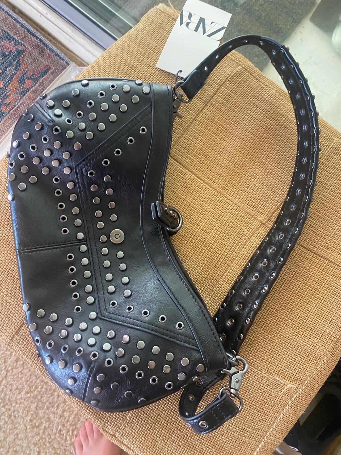 SHOULDER BAD WITH STUDS AND ZIPPERS - Image 4