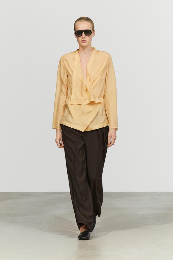 Camisa fluida cruzada 100% seda - Amarillo pastel de Zara - Imagen 0