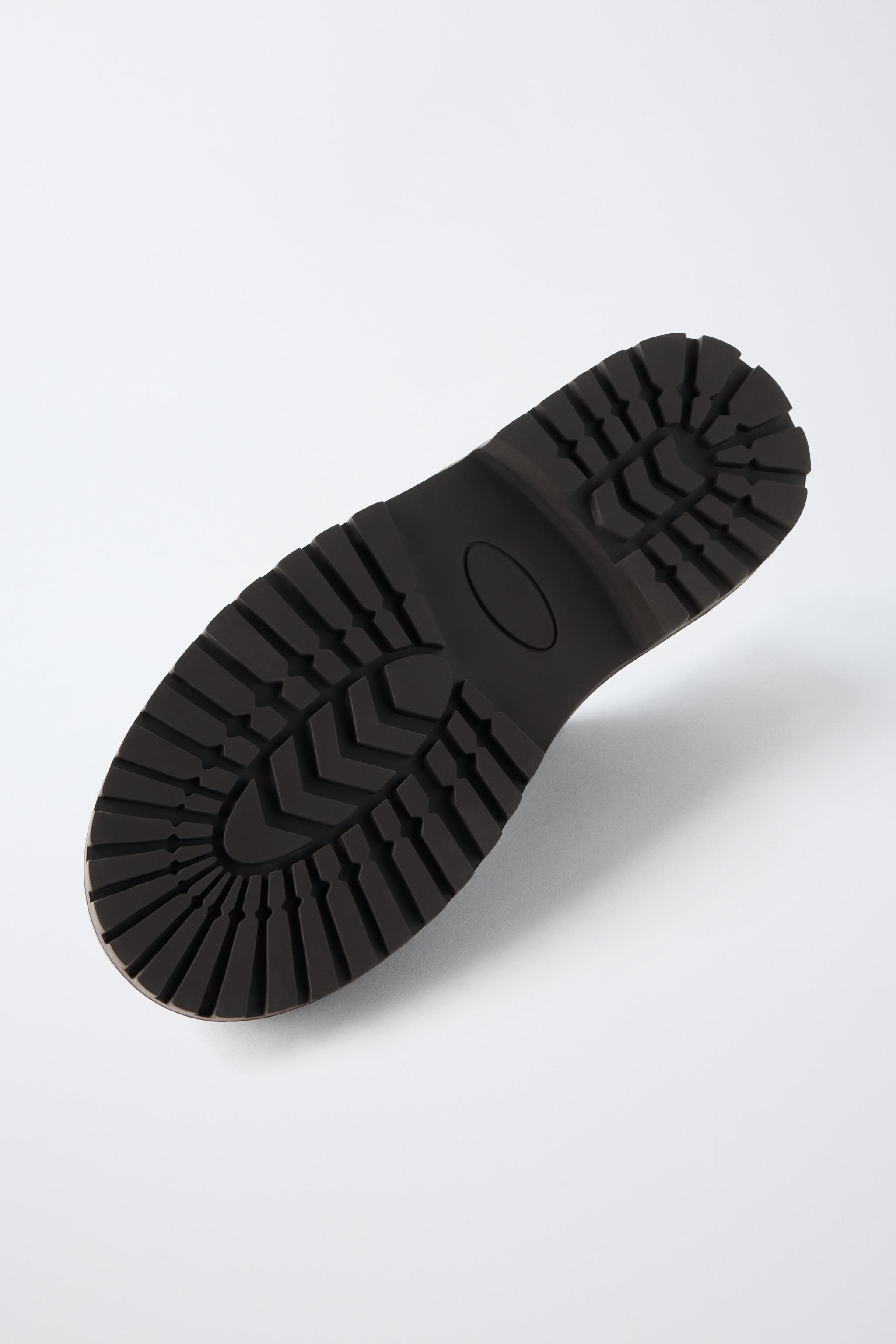 WALLABEE EN CUIR
