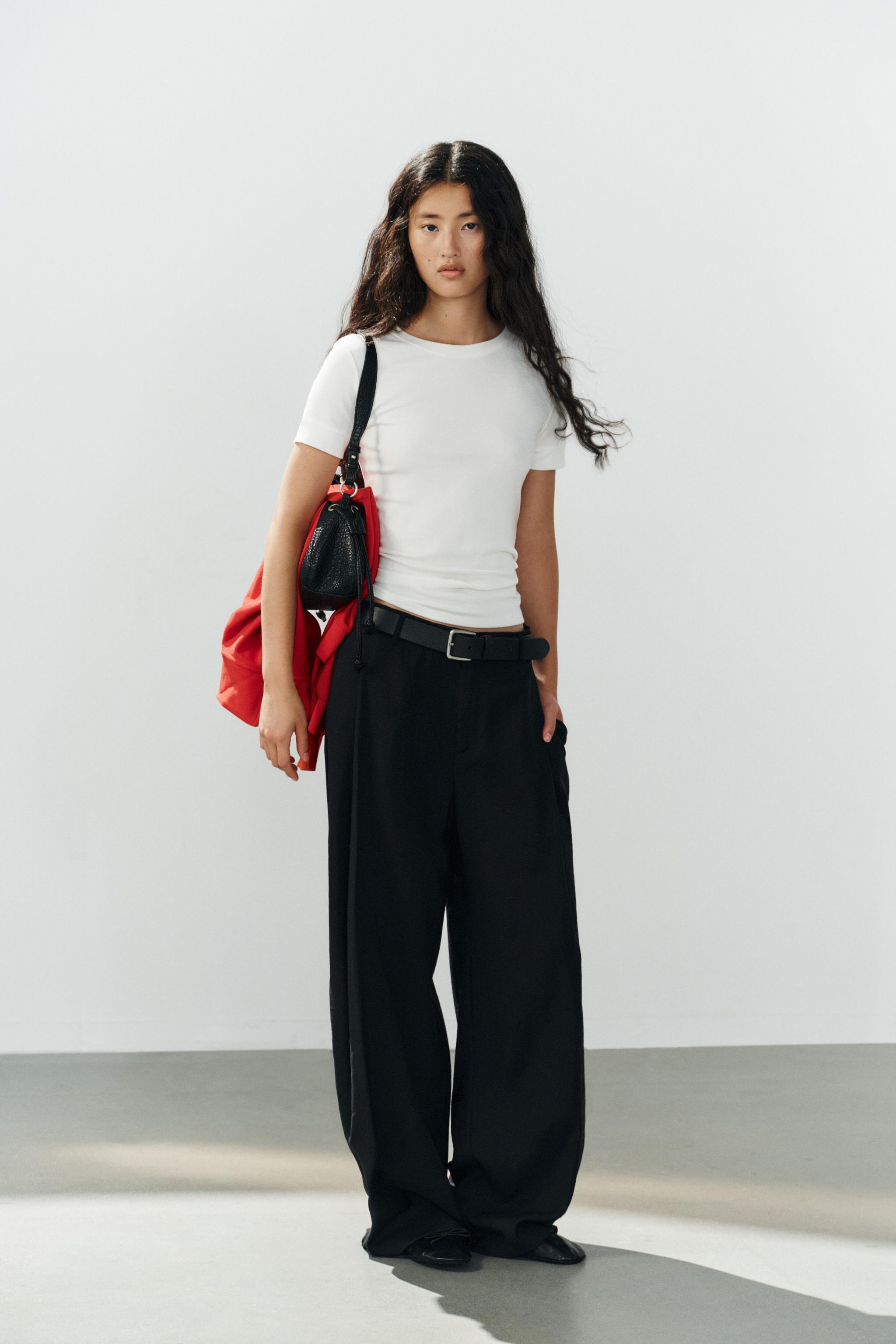 FLOWY PLEATED PANTS — Black