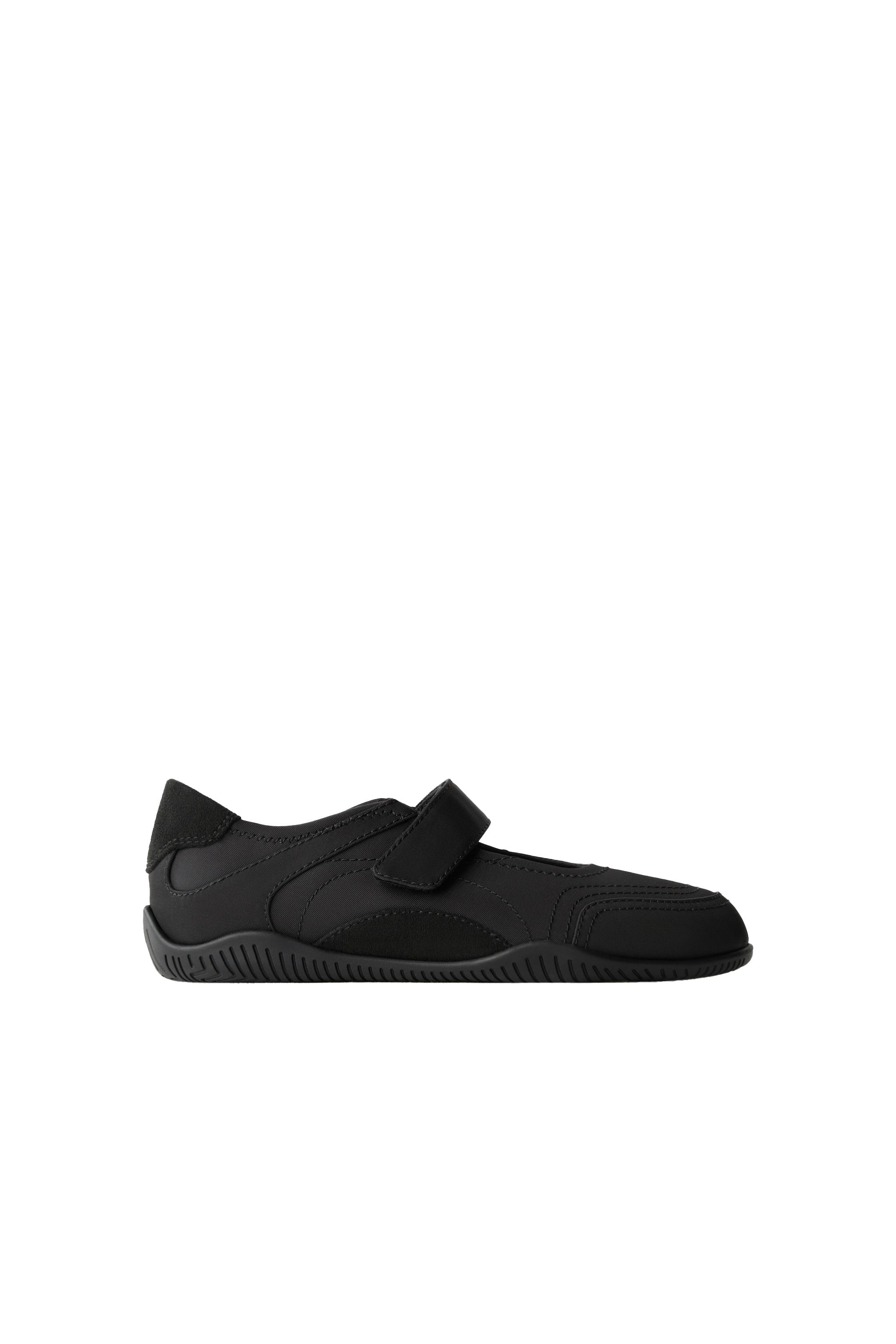 スポーツバレエシューズ マルチピース - ブラック | ZARA Japan / 日本
