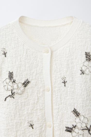 GILET EN MAILLE TEXTURÉE AVEC FANTAISIE - Beige de Zara - Image 2