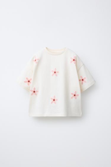 T-SHIRT MIT GEBÜRTELTEN BLUMEN - Cremefarben von Zara