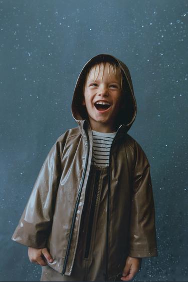 GUMMIBELAGT VANDAFVISENDE SMÆKBUKS MED FLEECEFOR - taupe brun fra Zara