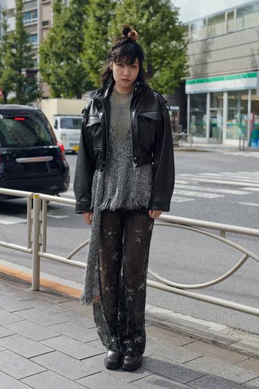 ストラップ付きフェイクレザージャケットブラックZaraのストラップ付きフェイクレザージャケット - ブラック 