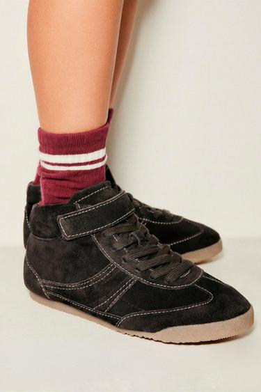 Zara THREE-PACK OF LONG STRIPED SOCKS - Brown