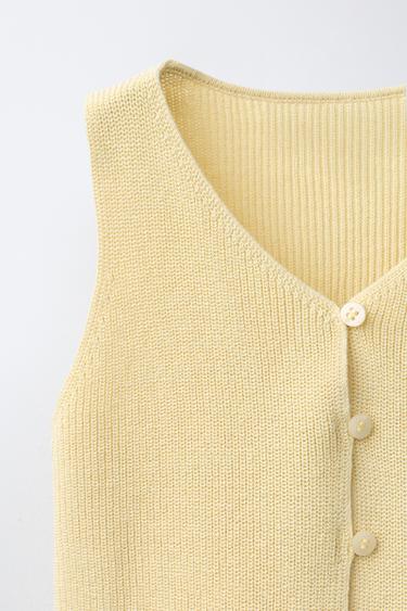 TOP EN MAILLE À BOUTONS - Jaune clair de Zara - Image 2