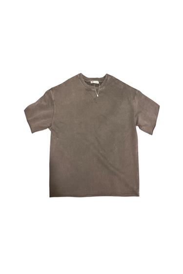 Front view of a brown short-sleeved crew neck t-shirt.