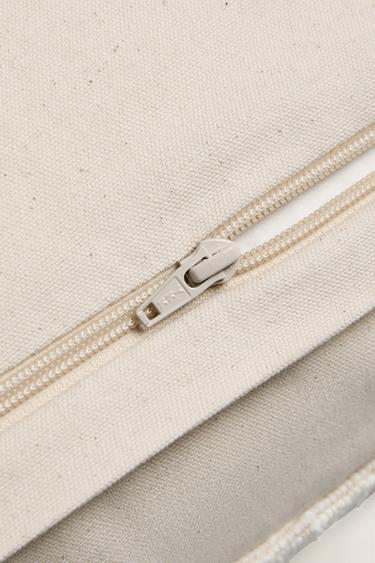 HOUSSE DE COUSSIN TRESSÉE - Écru de Zara - Image 3