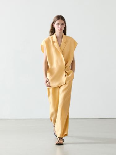 Gilet croisé en lin à revers - Jaune de Zara