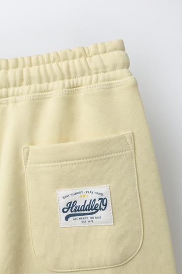 SHORT JOGGING À INSCRIPTION - Jaune de Zara - Image 3