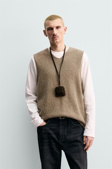 BUTTON-UP KNIT VEST - Beige by Zara