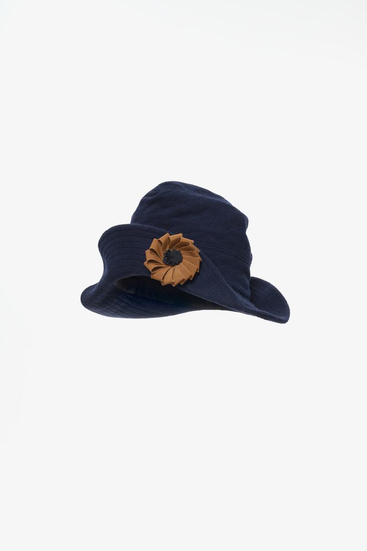 Gorro con lana flor limited edition