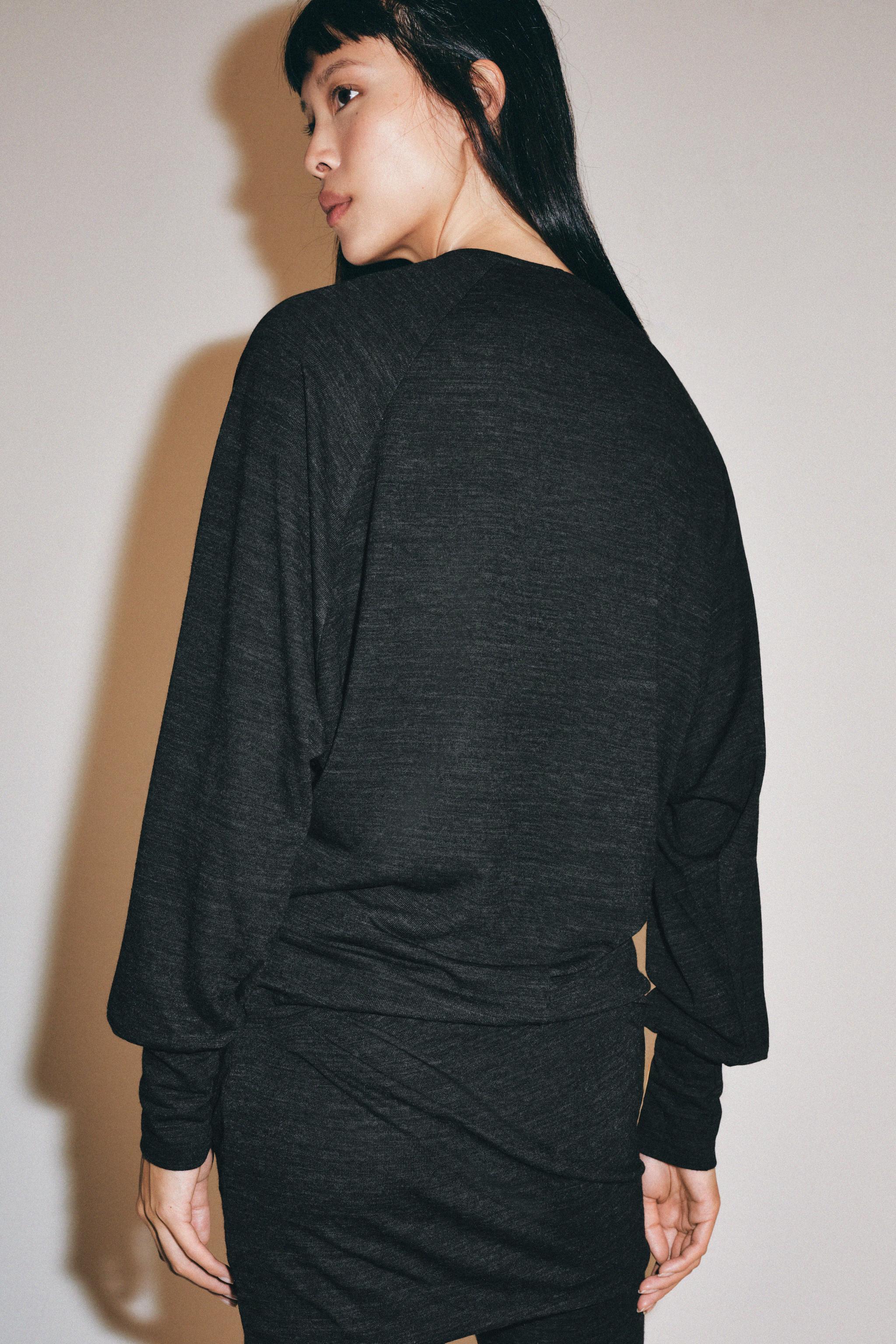 Женские футболки Zara DRAPED LONG-SLEEVE T-SHIRT — фото 3