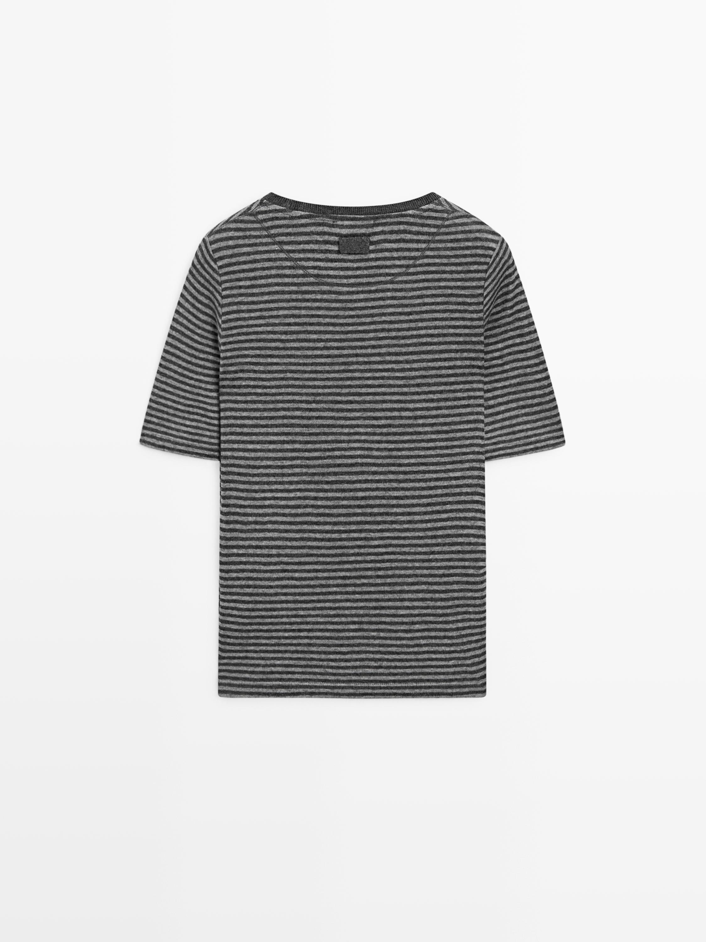 T-shirt à rayures et manches courtes