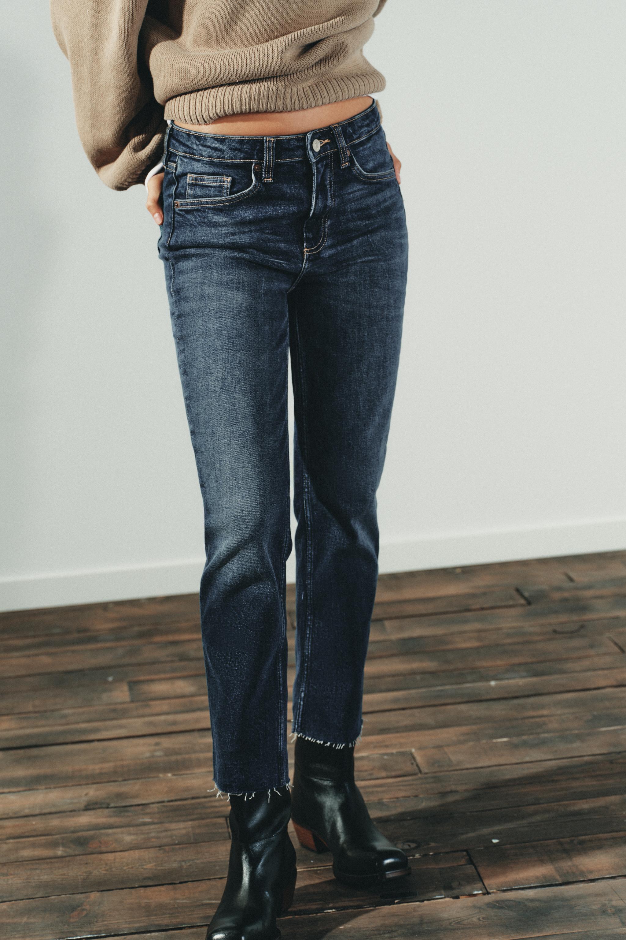 美品 ZARA WOMAN デニム ジーンズ クロップ丈 上品 キレイ ザラ 美品 ZARA WOMAN デニム ジーンズ クロップ丈 上品 キレイ ザラ