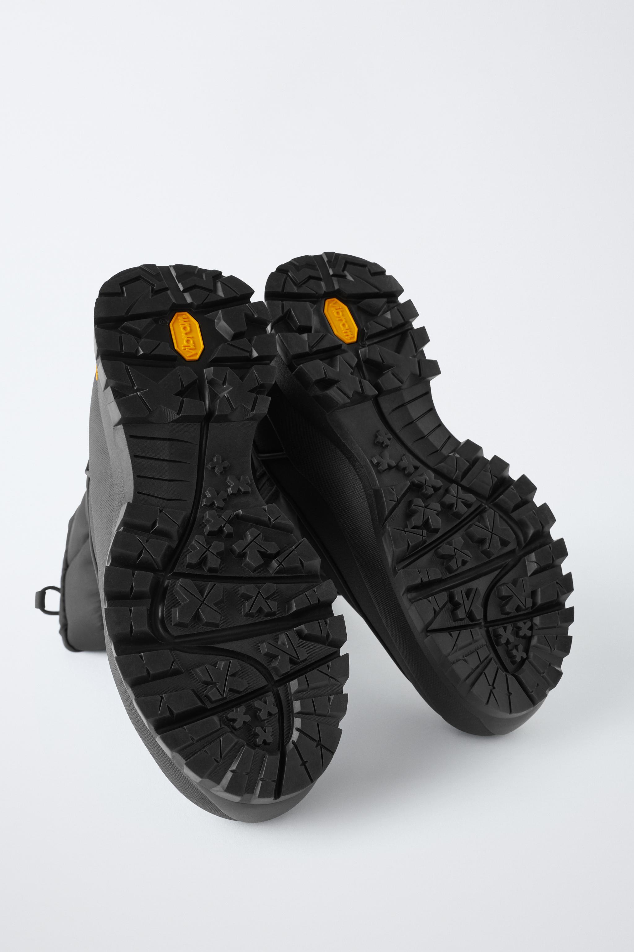 キルティング VIBRAM® ブーツ ZARA - メルカリ