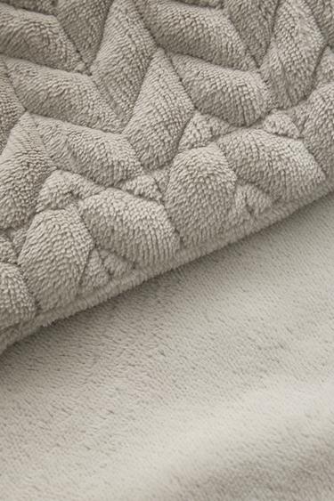 TEXTURED FLEECE BLANKET - Sand by Zara
