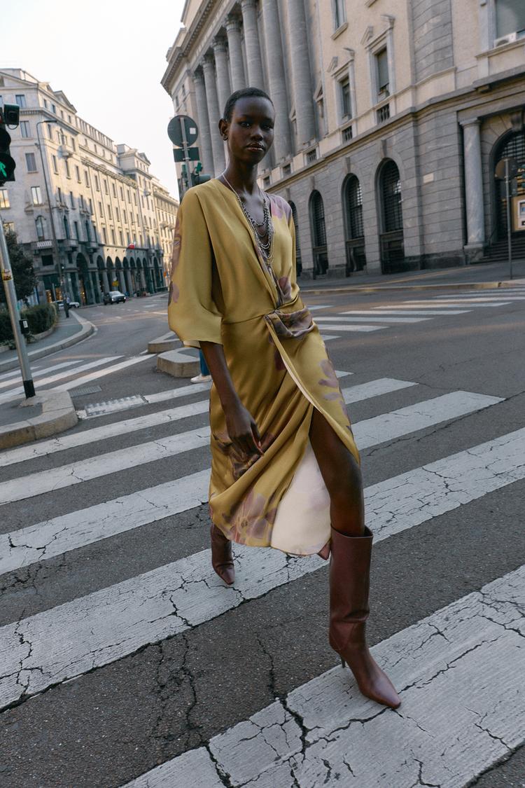 VESTIDO MIDI ESTAMPADO SATINADO Marrón Verde ZARA España